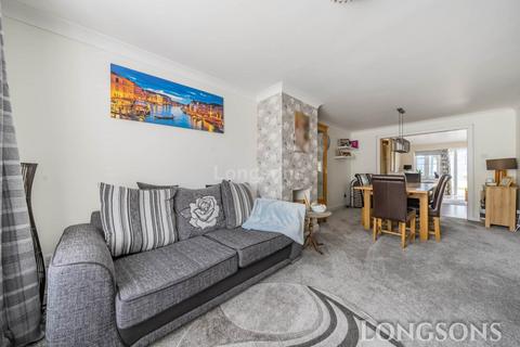 5 Blenheim Way, Watton, Thetford, IP25 6XS