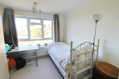 2 bedroom apartment to rent, Howton Place, Bushey Heath, Bushey, Hertfordshire, WD23