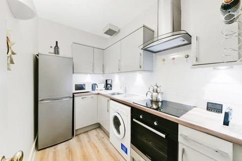 1 bedroom flat to rent, Pierhead Wharf, Wapping High Street, London, E1W