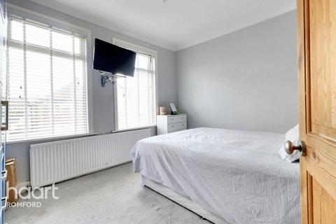 51 Drummond Road, Romford, RM7 7EJ