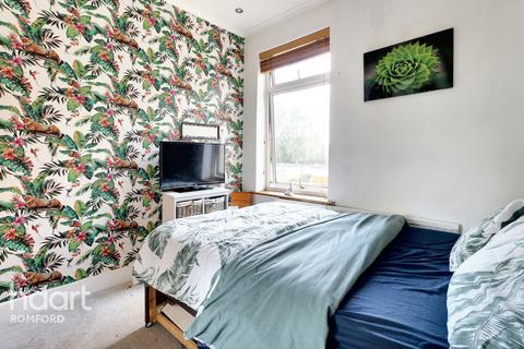 51 Drummond Road, Romford, RM7 7EJ