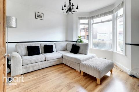 51 Drummond Road, Romford, RM7 7EJ