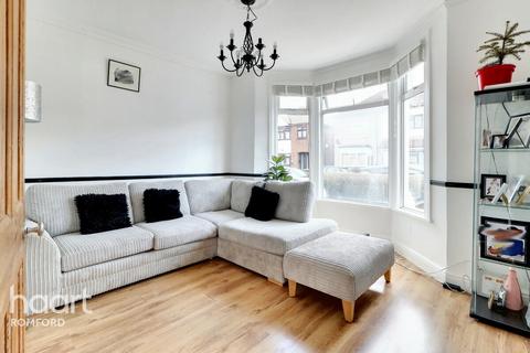 51 Drummond Road, Romford, RM7 7EJ