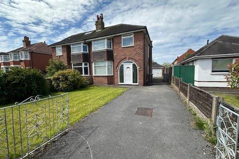 3 bedroom semi-detached house to rent, Leach Lane, Lytham St. Annes, Lancashire, FY8