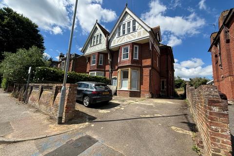 2 bedroom apartment to rent, Ethelbert Road Canterbury CT1