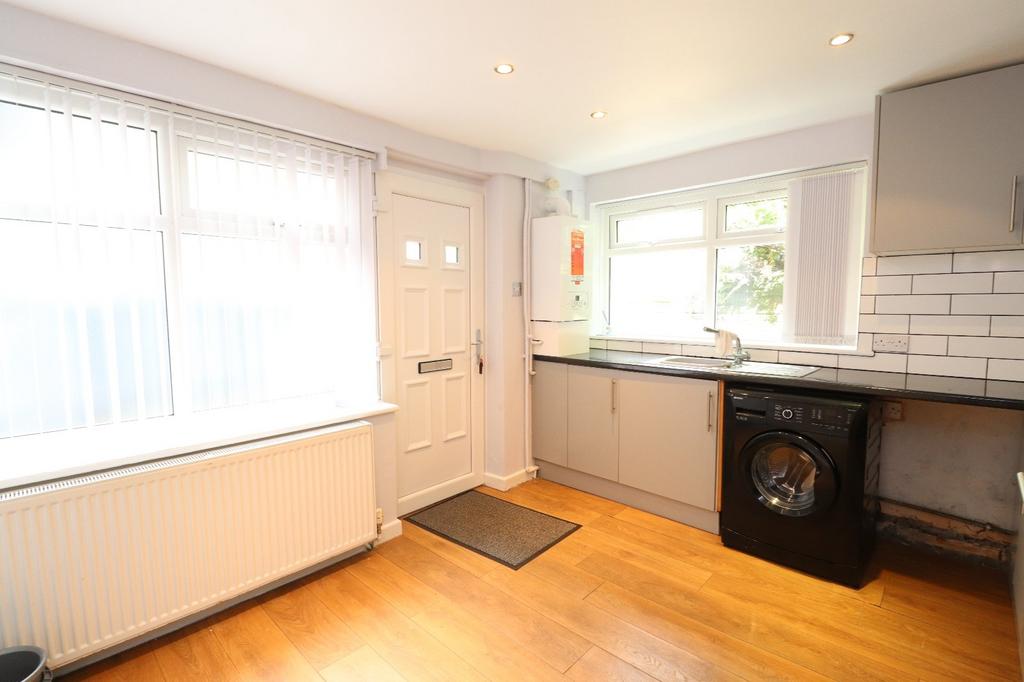 Chapeltown, Pudsey, Leeds, UK, LS28 2 bed house to rent £800 pcm (£