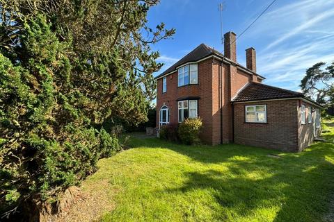 3 bedroom detached house to rent, Winchbottom Lane, Little Marlow