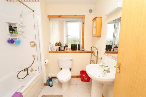 2 bedroom flat for sale, Naver House, Naver Road, Thurso. KW14 7QA