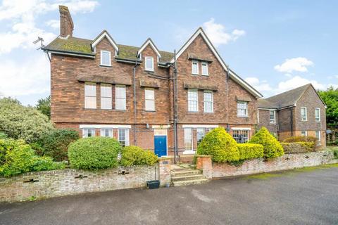 2 bedroom flat for sale, Burton Park Road, Petworth, West Sussex, GU28 0JU