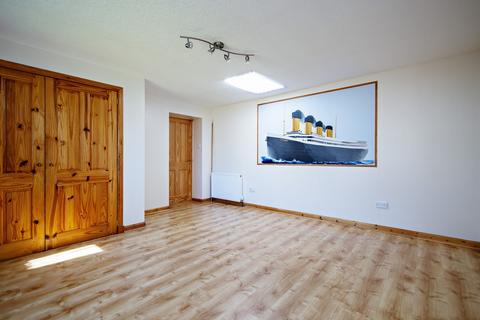 13 Dwarwick Place, Thurso, KW14 8XE