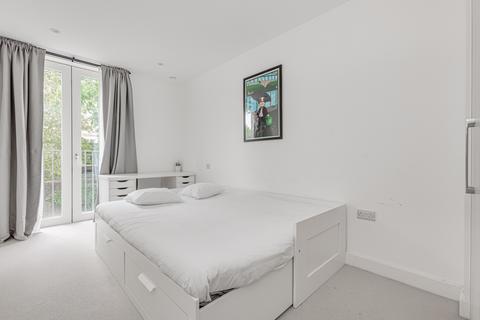 2 bedroom flat to rent, Hannell Road, Munster Village, Fulham, London