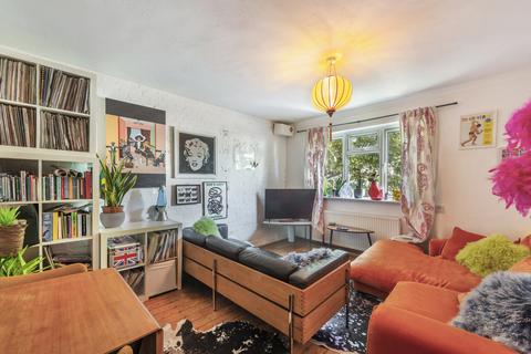 2 bedroom flat for sale, Mildmay Park, Islington, London