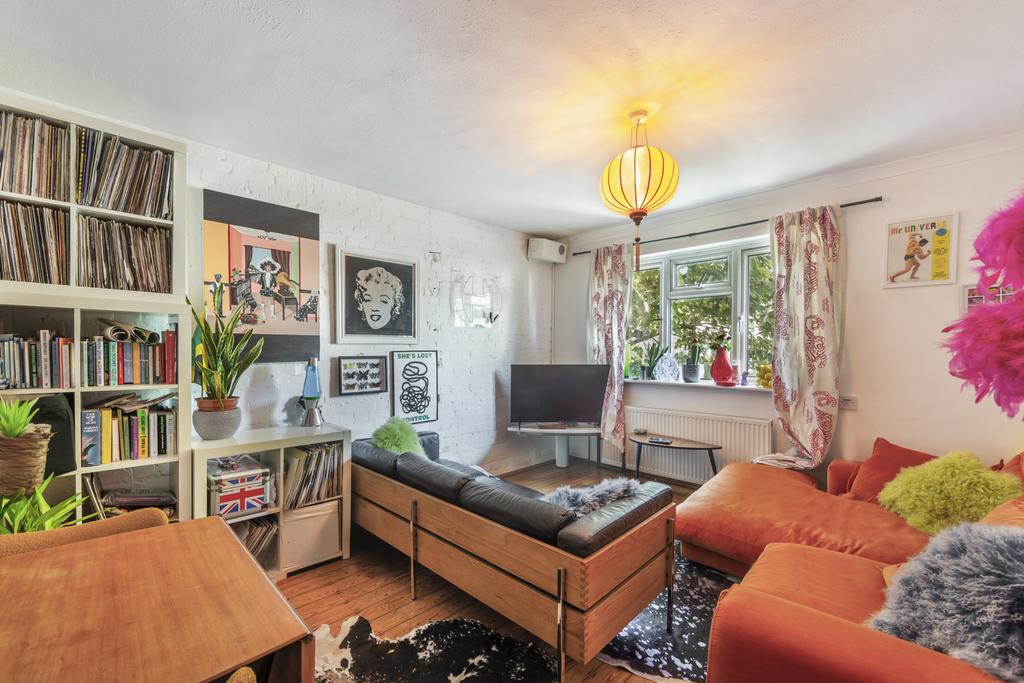Mildmay Park, Islington, London 2 bed flat for sale £450,000