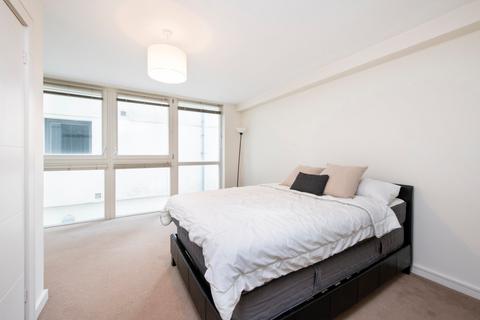 2 bedroom flat to rent, Orchard Road, Richmond, Surrey