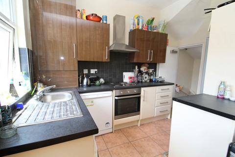 1 bedroom in a house share to rent, BILLS INCLUDED: Talbot Terrace, Burley, Leeds, LS4