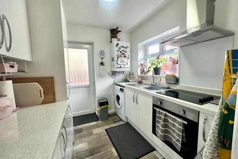 2 bedroom semi-detached house for sale, Bevin Road, Walsall WS2