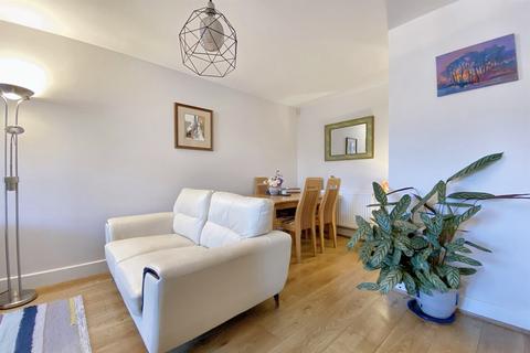 2 bedroom flat for sale, Bridport