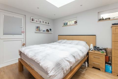 23 Barley Farm Road, Exeter, EX4 1NN