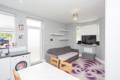 1 bedroom maisonette to rent, Woodford Road, Watford, Hertfordshire, WD17