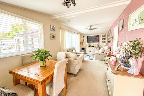 2 bedroom chalet for sale, Battle Road, St Leonards-on-Sea, TN37