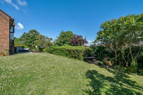 8 Griffin Walk, Greenhithe, DA9 9PW