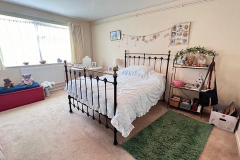3 Albany Chase, Clacton-on-sea, CO15 6HD