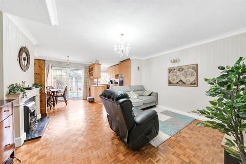 21 Regency Way, Bexleyheath, DA6 8BT