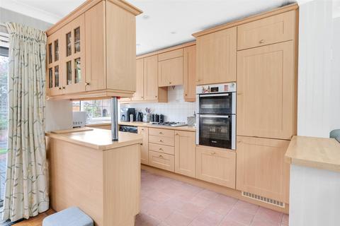 21 Regency Way, Bexleyheath, DA6 8BT