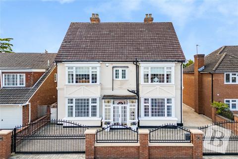 5 bedroom detached house for sale, Walden Road, Hornchurch, RM11