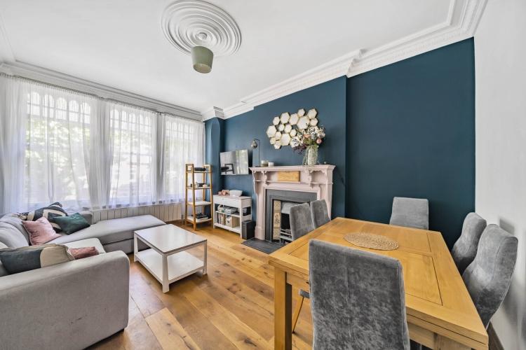 Kings Avenue Muswell Hill N10 3 bed apartment - £2,600 pcm (£600 pw)