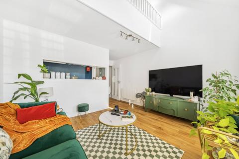 27 Bradfield Close, Guildford, GU4 7YT