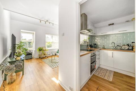 27 Bradfield Close, Guildford, GU4 7YT