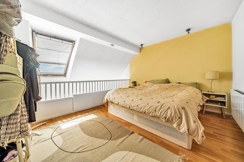 27 Bradfield Close, Guildford, GU4 7YT