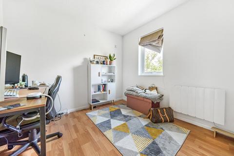 27 Bradfield Close, Guildford, GU4 7YT