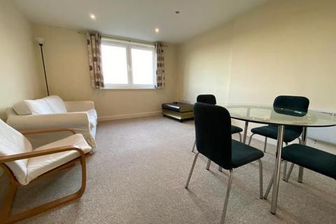 1 bedroom apartment to rent, Ashton Court, Woking GU21