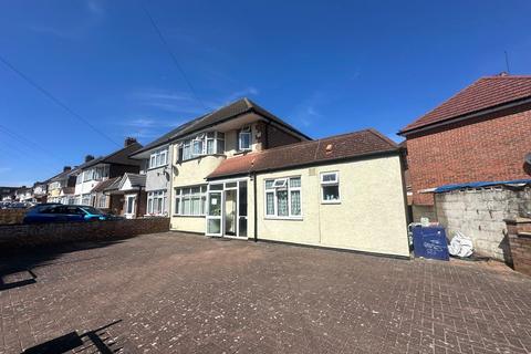 43 Warley Road, Hayes, UB4 0PZ