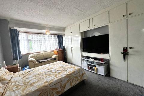 43 Warley Road, Hayes, UB4 0PZ