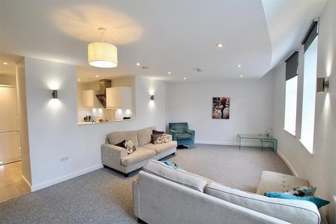 2 bedroom flat for sale, Castle Boulevard, Nottingham, NG7
