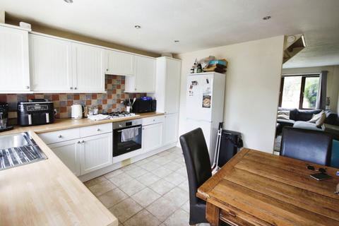 2 bedroom end of terrace house to rent, Townsend Close, Bracknell RG12