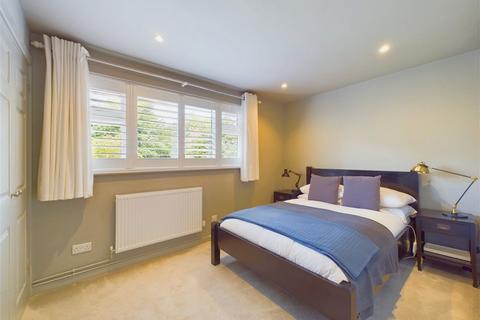 2 bedroom terraced house for sale, Chestnut Gardens, Horsham RH12