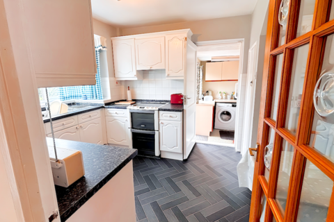 4 Catcheside Close, Whickham, Newcastle Upon Tyne, NE16 5RX