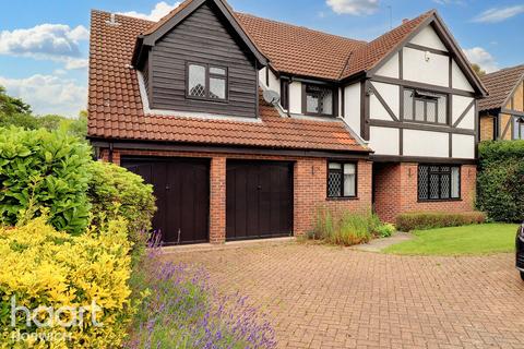 5 bedroom detached house for sale, Altongate, Thorpe End