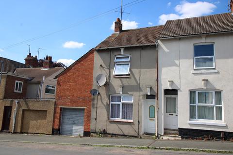 3 bedroom end of terrace house to rent, Sydney Street, Kettering NN16