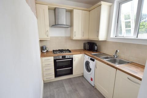 2 bedroom flat for sale, Elm Road, Leigh-On-Sea, SS9