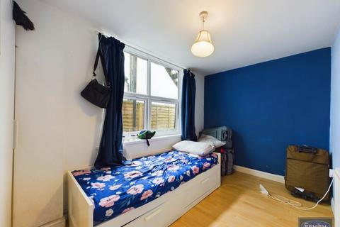60 Park View Road, Welling, DA16 1RX