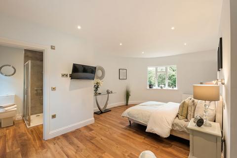 Flat 1, Bevere House Bevere Green, Bevere, Worcester, WR3 7RG