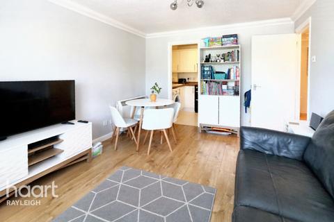 2 bedroom flat for sale, Wayletts, Leigh-on-Sea