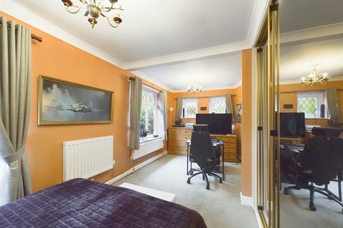 6 Hallmoor Close, Aughton, Ormskirk, L39 4UQ