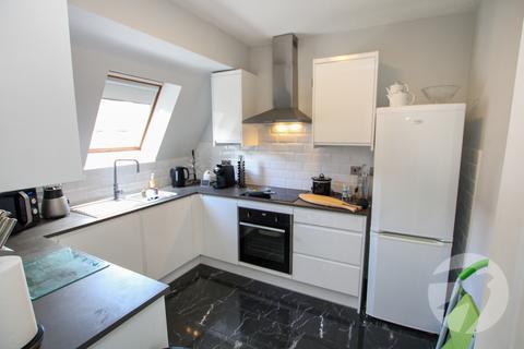 2 bedroom flat for sale, Andrews Place, London, SE9