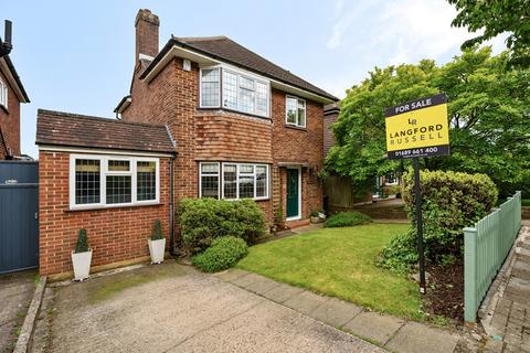 4 bedroom detached house for sale, Avebury Road, Orpington